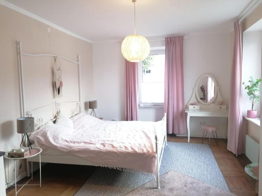 Voll Ausgestattete Wohnung Mit Moselblick Alf Exterior foto